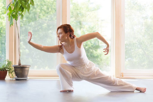 Lire la suite à propos de l’article Le qi gong est-il plus efficace que le yoga pour la santé ?